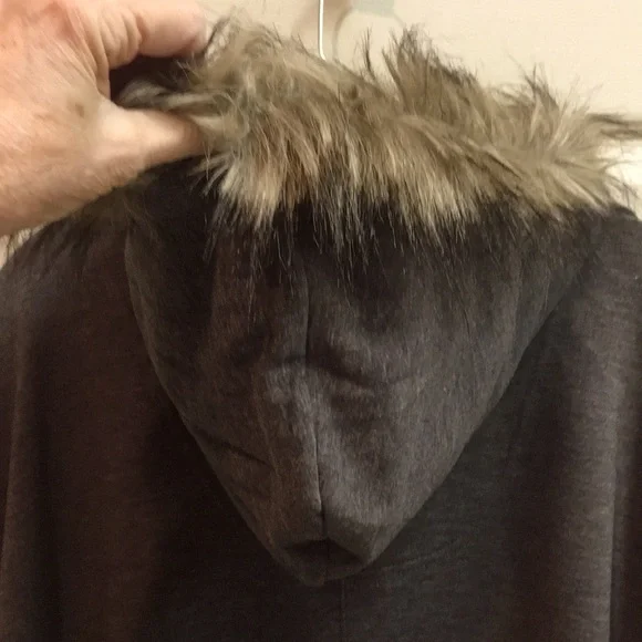 Taupe Poncho with Faux Fur Trim & Pom Poms - Picture 2 of 8